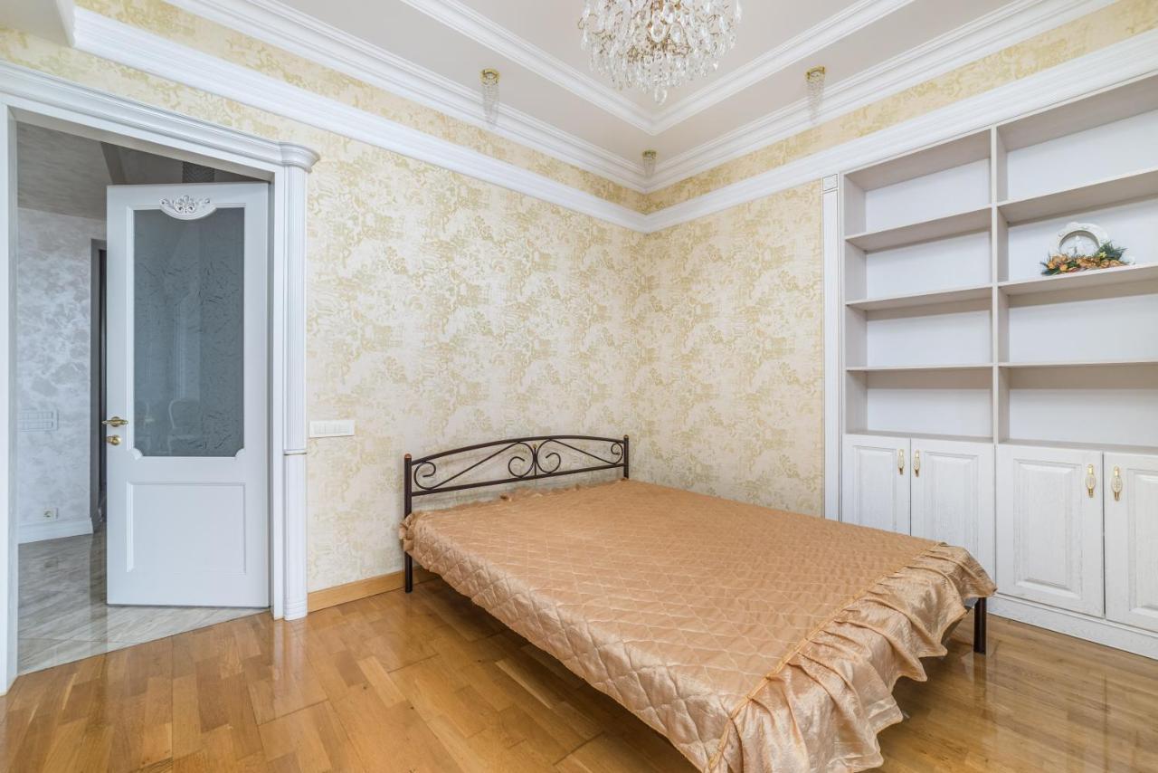 Gefest 2-Bedrooms Apartment With Terrace Odesa Exterior photo